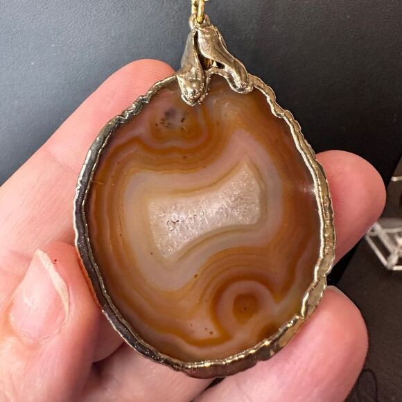 18" Genuine agate slice pendant and gold tone metal necklace!! - Picture 5 of 6